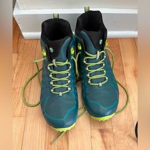 Merrell Shoes - Women’s Size 9.5 Siren Edge Q2 Mid Waterproof